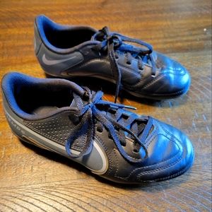 Kids' Nike Jr. Mercurial Vapor 14 Club MG Molded Soccer Cleats